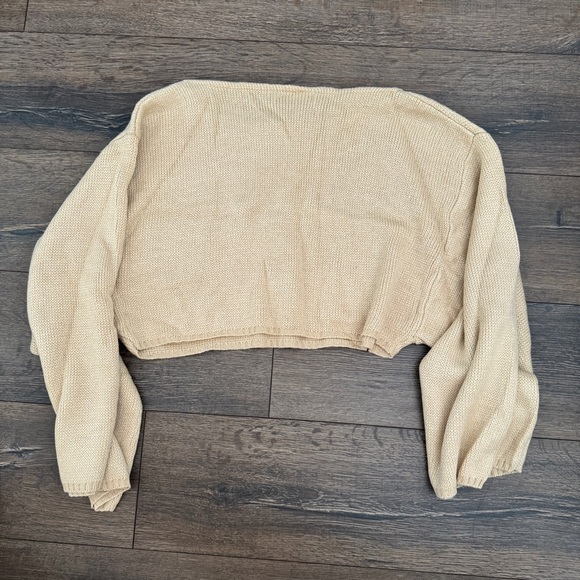 BrandNew✨WhiteFox top in S/M - Picture 2 of 3